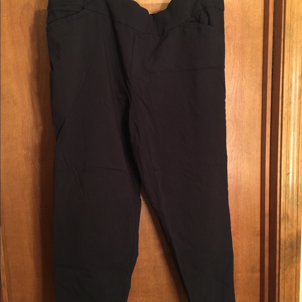 George black Capri Petite